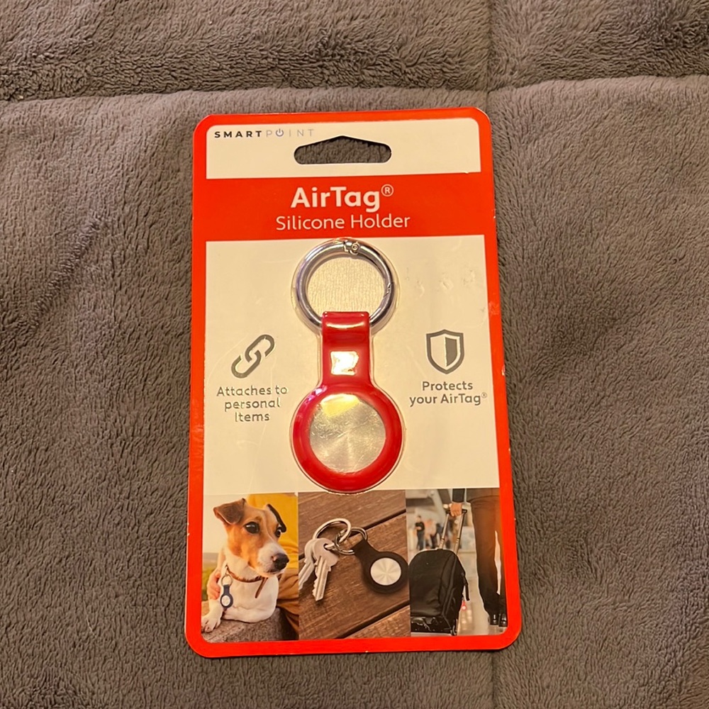 NWT Silicone Air Tag Holder
